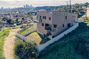 3874 W Point Dr, Los Angeles, CA 90065 - Photo 38