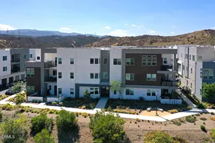 27212 Diamond Peak Ln, Valencia, CA 91381 - Photo 2