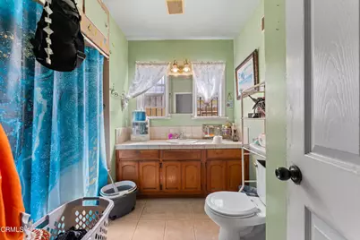 2428 Glenwood Place, South Gate, CA 90280 - Photo 16