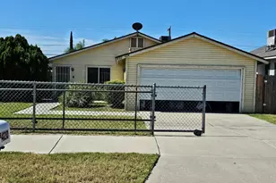 420 E B St, Colton, CA 92324 - Photo 2
