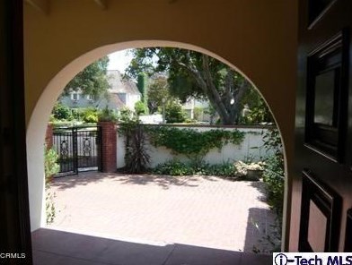 1891 Twin Palms Dr, Pasadena, CA 91108