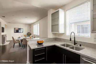 10609 Bloomfield Street #207, Los Angeles, CA 91602 - Photo 16