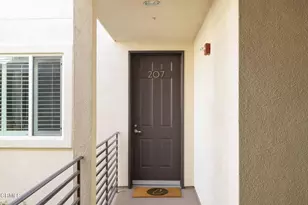 10609 Bloomfield St, Los Angeles, CA 91602 - Photo 4