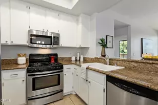 221 S Oak Knoll Ave, Pasadena, CA 91101 - Photo 12
