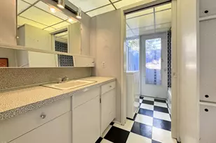 925 Monarch Dr, La Canada Flintridge, CA 91011 - Photo 18