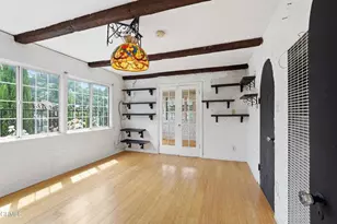 3911 De Longpre Ave, Los Angeles, CA 90027 - Photo 26