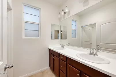 17326 Parque Vanowen Way, Lake Balboa, CA 91406 - Photo 22