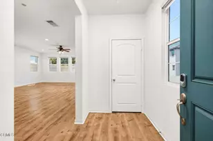 17326 Parque Vanowen Way, Lake Balboa, CA 91406 - Photo 6