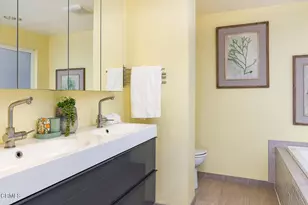 6936 Pacific View Dr, Los Angeles, CA 90068 - Photo 22