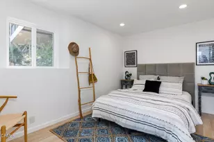 6936 Pacific View Dr, Los Angeles, CA 90068 - Photo 36