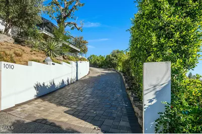 1010 Via Carmelita, Burbank, CA 91501 - Photo 2