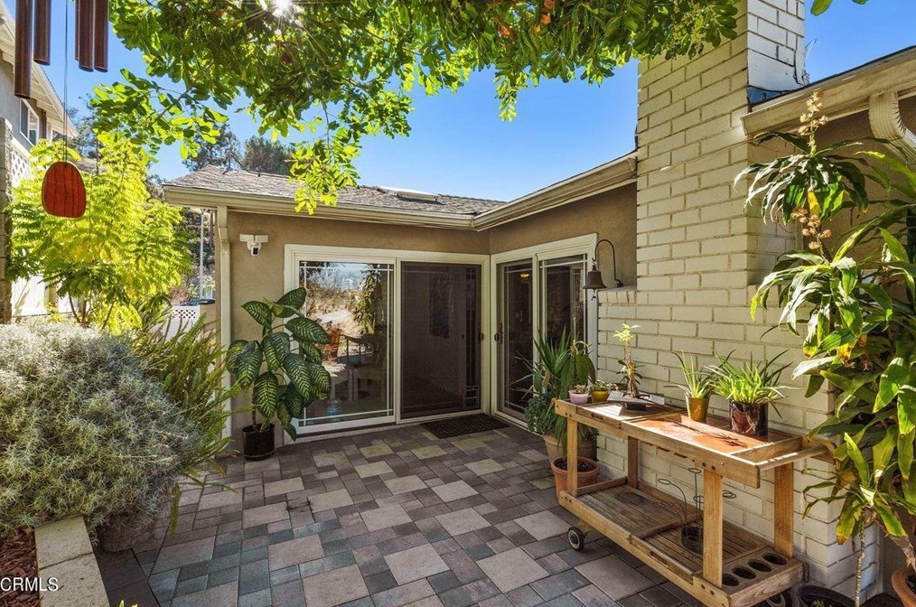 1781 Sunny Heights Dr, Los Angeles CA  90065-3325 exterior