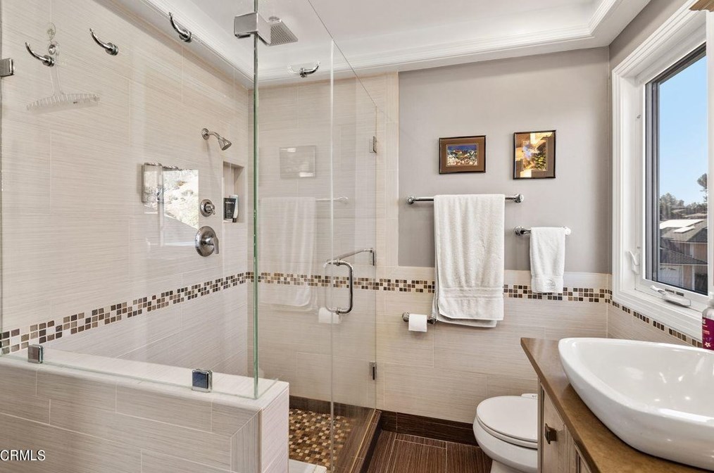 1781 Sunny Heights Dr, Los Angeles CA  90065-3325 exterior