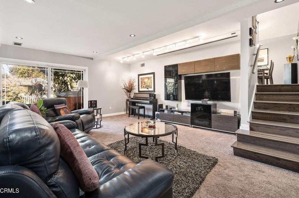 1781 Sunny Heights Dr, Los Angeles CA  90065-3325 exterior