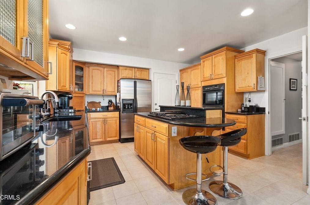 1781 Sunny Heights Dr, Los Angeles CA  90065-3325 exterior