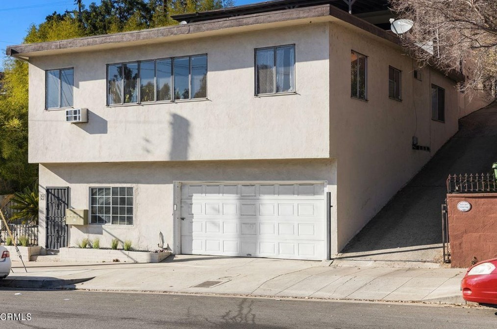 3621 Fletcher Dr, Los Angeles, CA 90065-3708