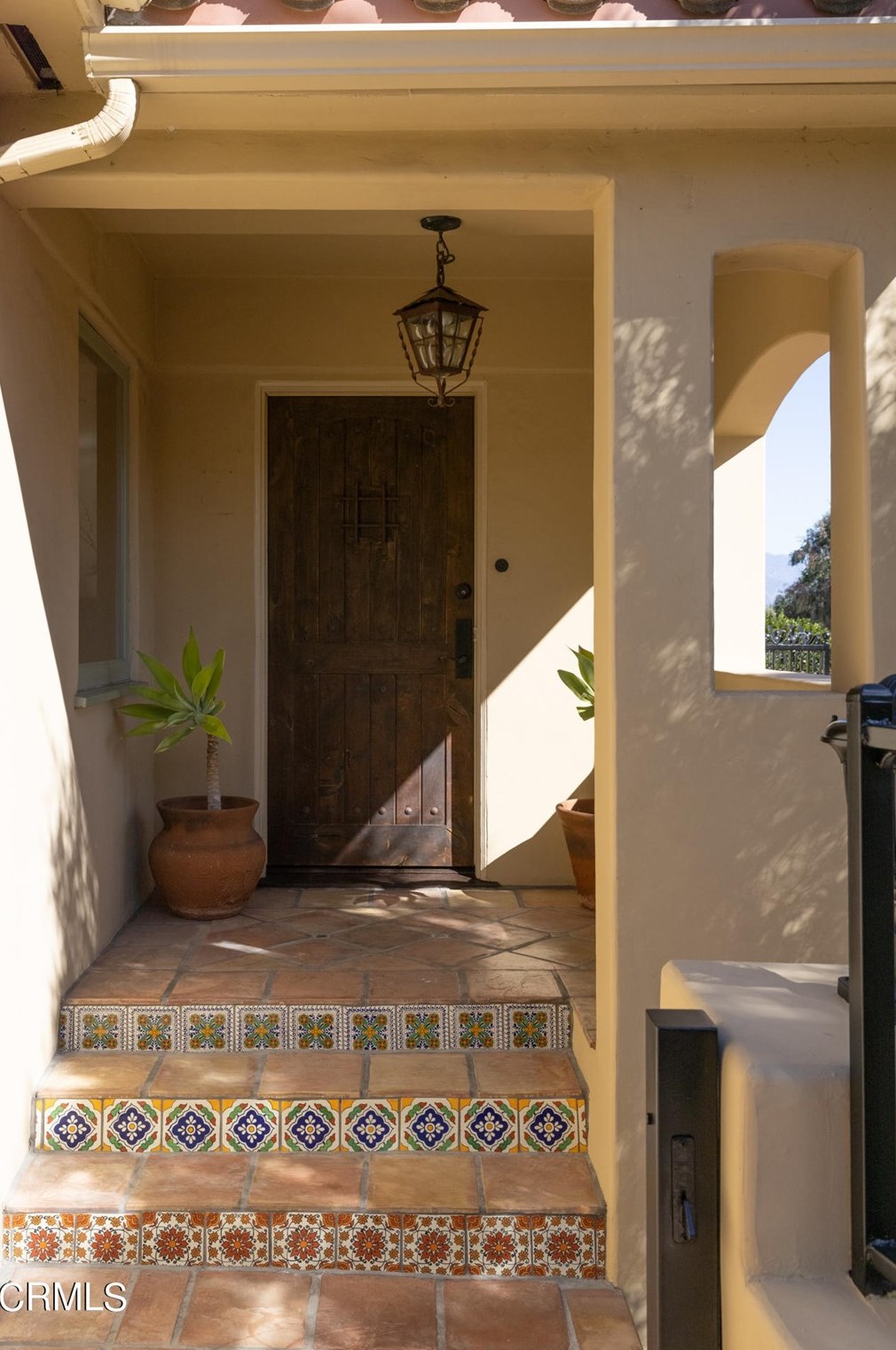 1393 Cheviotdale Dr, Pasadena, CA 91105-2111