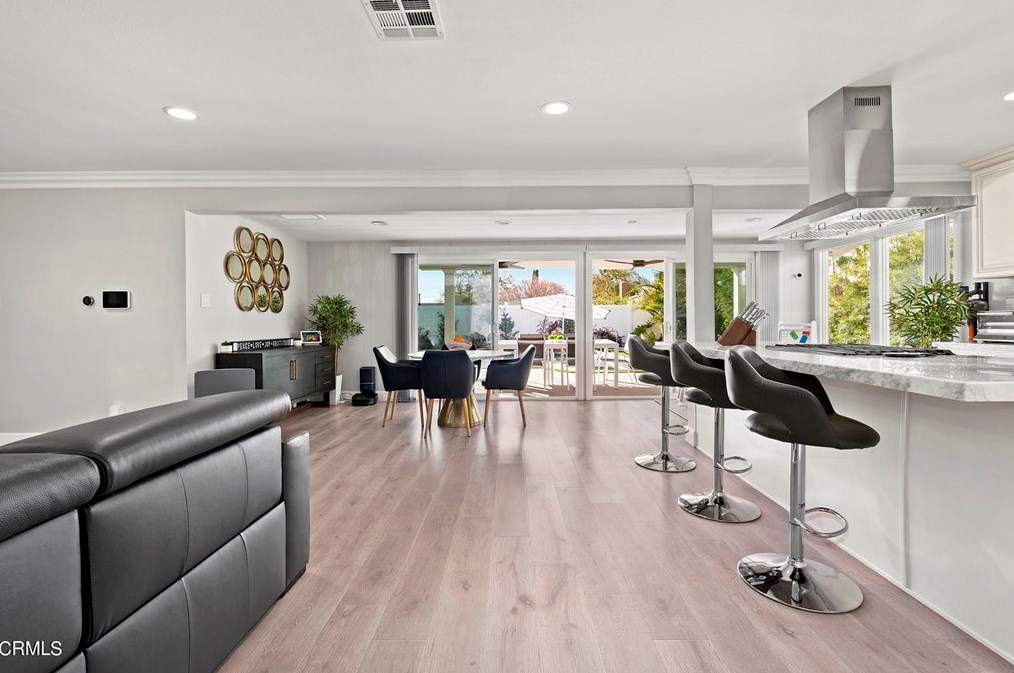 1195 Hastings Ranch Dr, Pasadena, CA 91107-1732