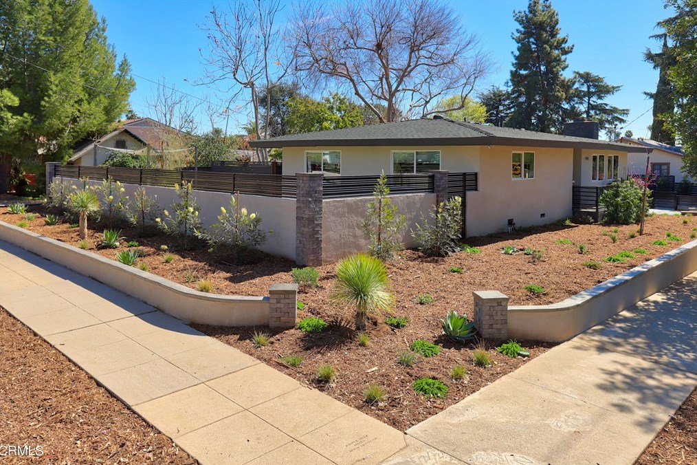 1484 Forest Ave, Pasadena, CA 91103-2038