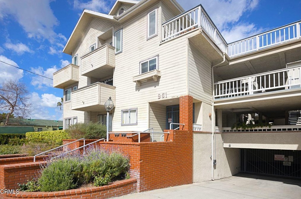 961 California Blvd, Pasadena, CA 91106-4046