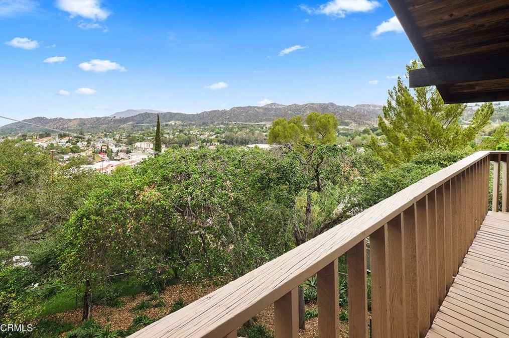 600 Tamarac Dr, Pasadena CA  91105-2149 exterior