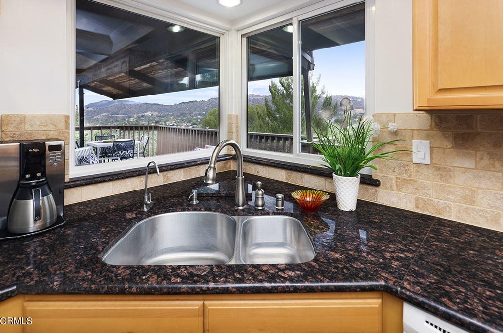 600 Tamarac Dr, Pasadena CA  91105-2149 exterior