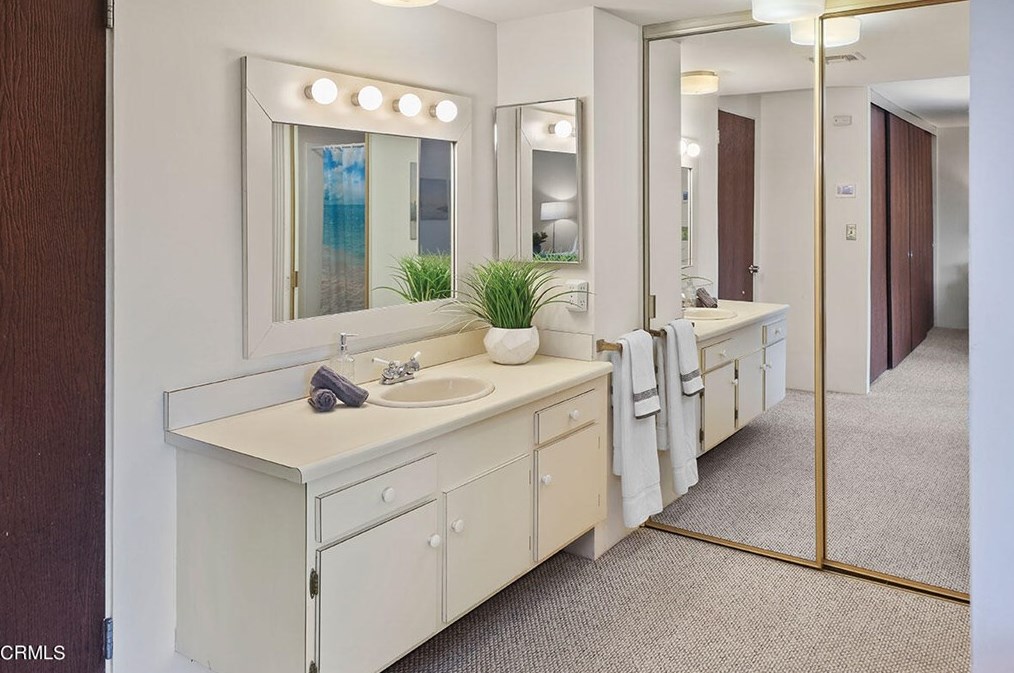 600 Tamarac Dr, Pasadena CA  91105-2149 exterior