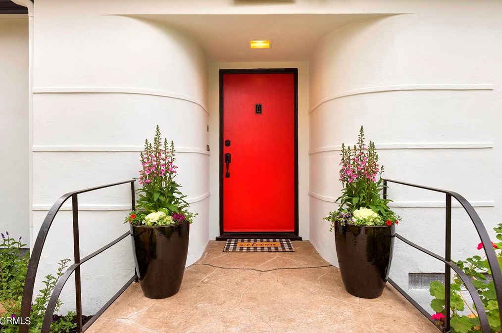 2710 Deodar Cir, Pasadena, CA 91107-2607