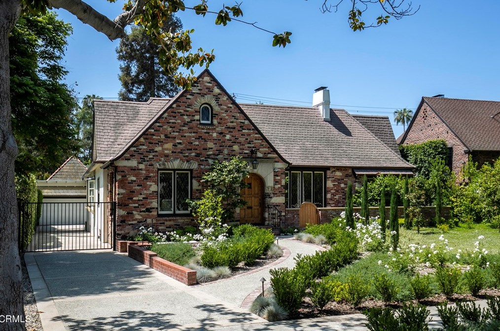 1570 Rose Villa St, Pasadena, CA 91106-3525