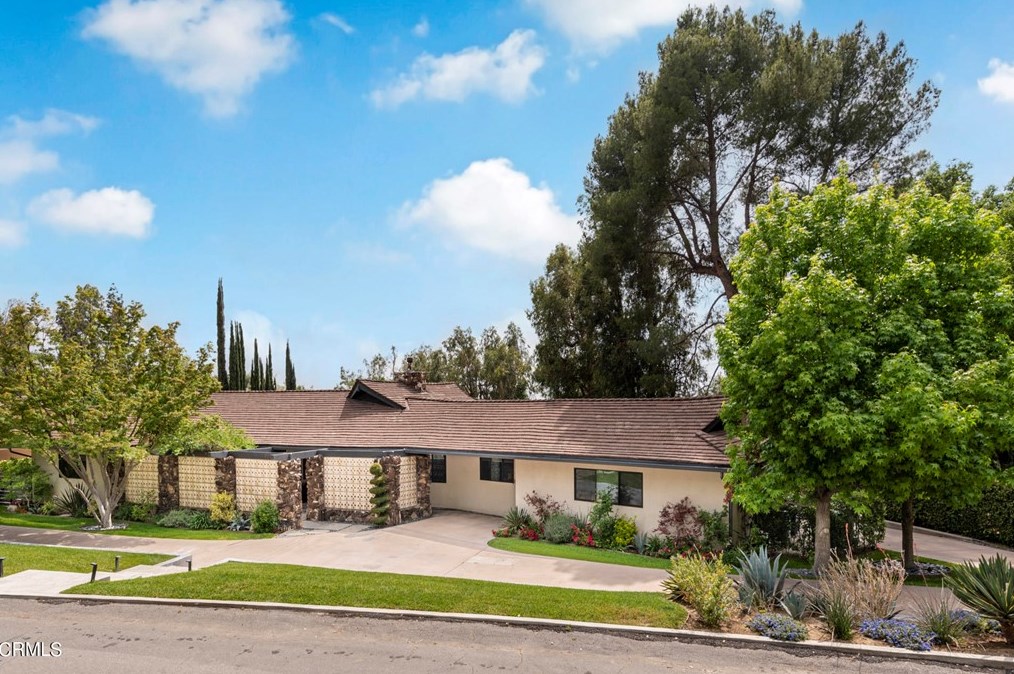 1985 Kinclair Dr, Pasadena, CA 91107-1017