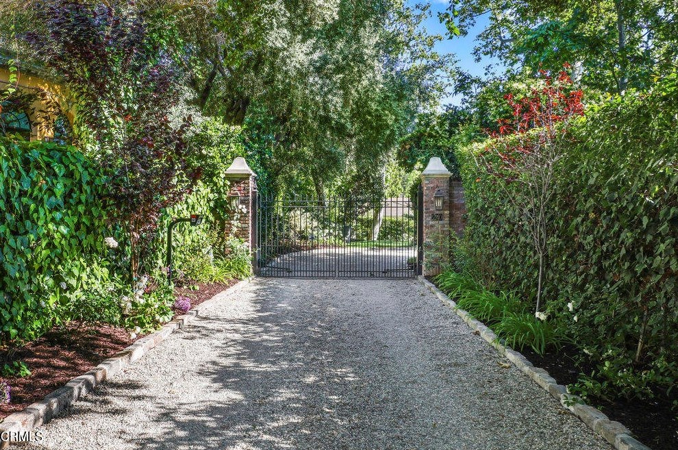 520 Madeline Dr, Pasadena, CA 91105-2840