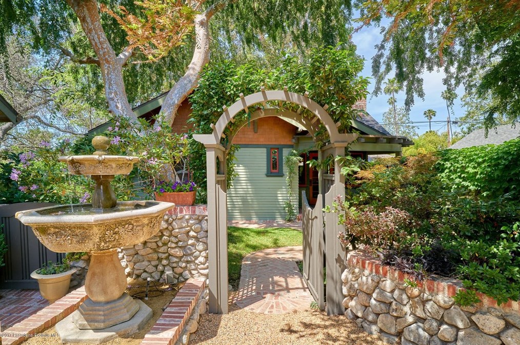 845 N Los Robles Ave, Pasadena, CA 91104