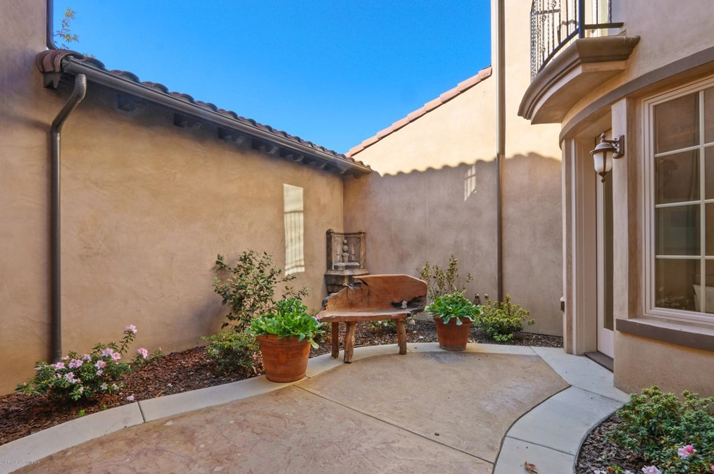 3379 Palermo Ct, Pasadena, CA 91107