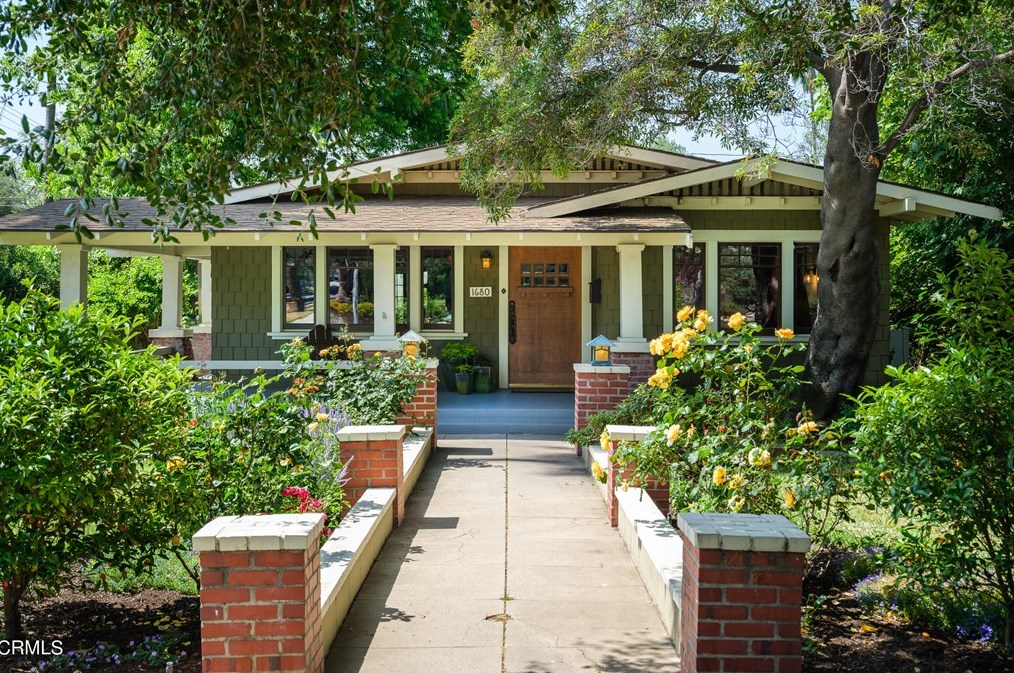 1680 Las Lunas St, Pasadena, CA 91106-1303