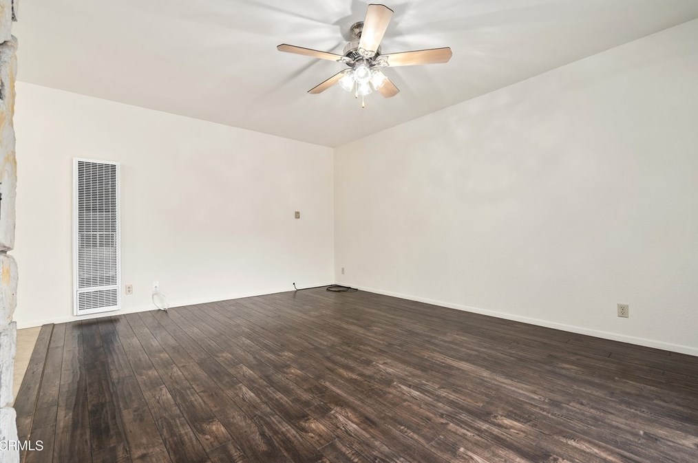 7013 Haskell Ave #203, Van Nuys, CA 91406