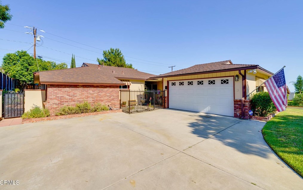 1210 Daveric Dr, Pasadena, CA 91107-1742