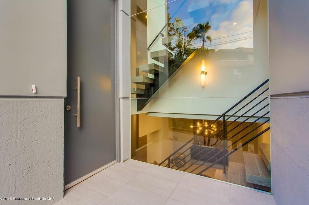 940 Burleigh Dr, Pasadena CA  91105-2722 exterior