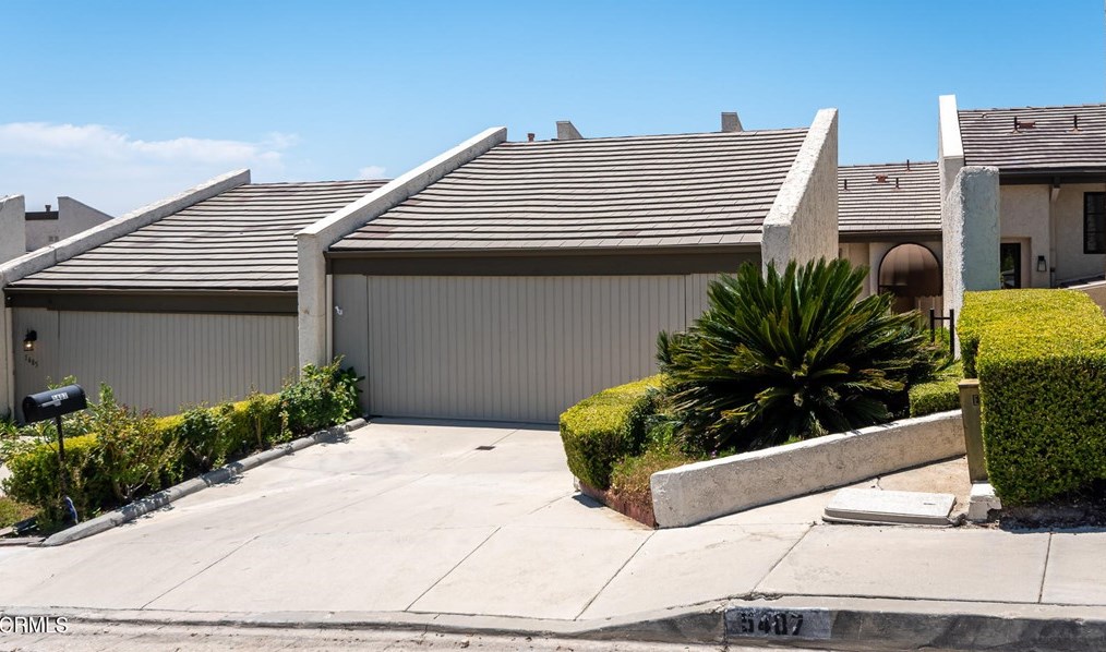 5407 Godbey Dr, La Canada, CA 91011