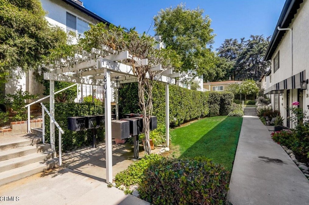 801 E Mendocino St #5b, Altadena, CA 91001