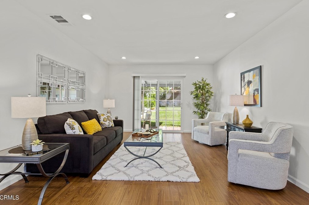 545 Stonehurst Dr, Altadena, CA 91001