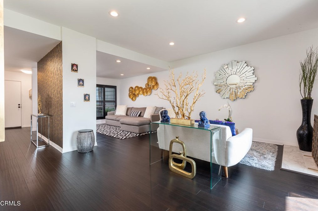 629 Cabrillo Villas, Los Angeles, CA 90042-5015