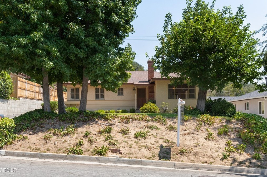 4842 Viro Rd, La Canada, CA 91011