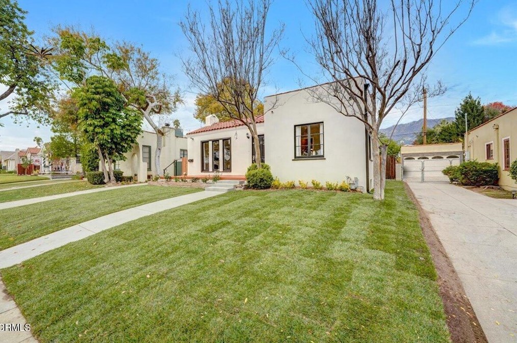 2033 Casa Grande St, Pasadena, CA 91104-3224