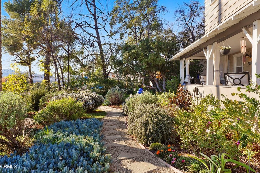 353 Figueroa Dr, Altadena, CA 91001