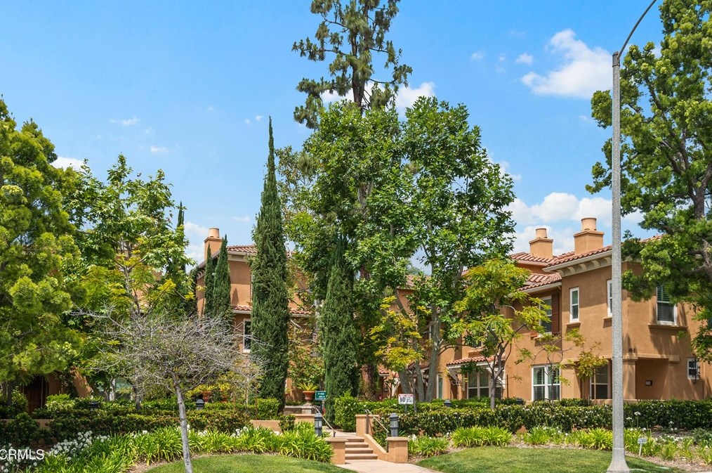 453 N Altadena Dr #5, Pasadena, CA 91107