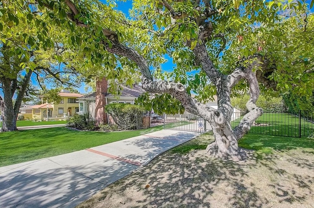 247 El Nido Ave, Monrovia, CA 91016-1566