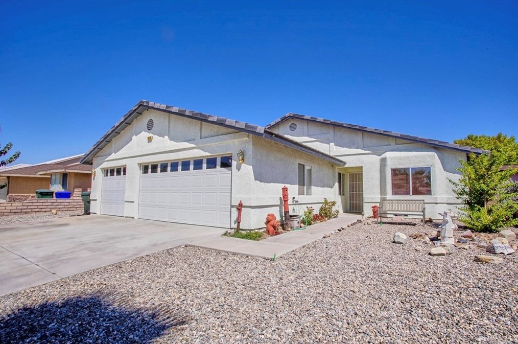 15170 Wildflower Ln, Helendale, CA 92342