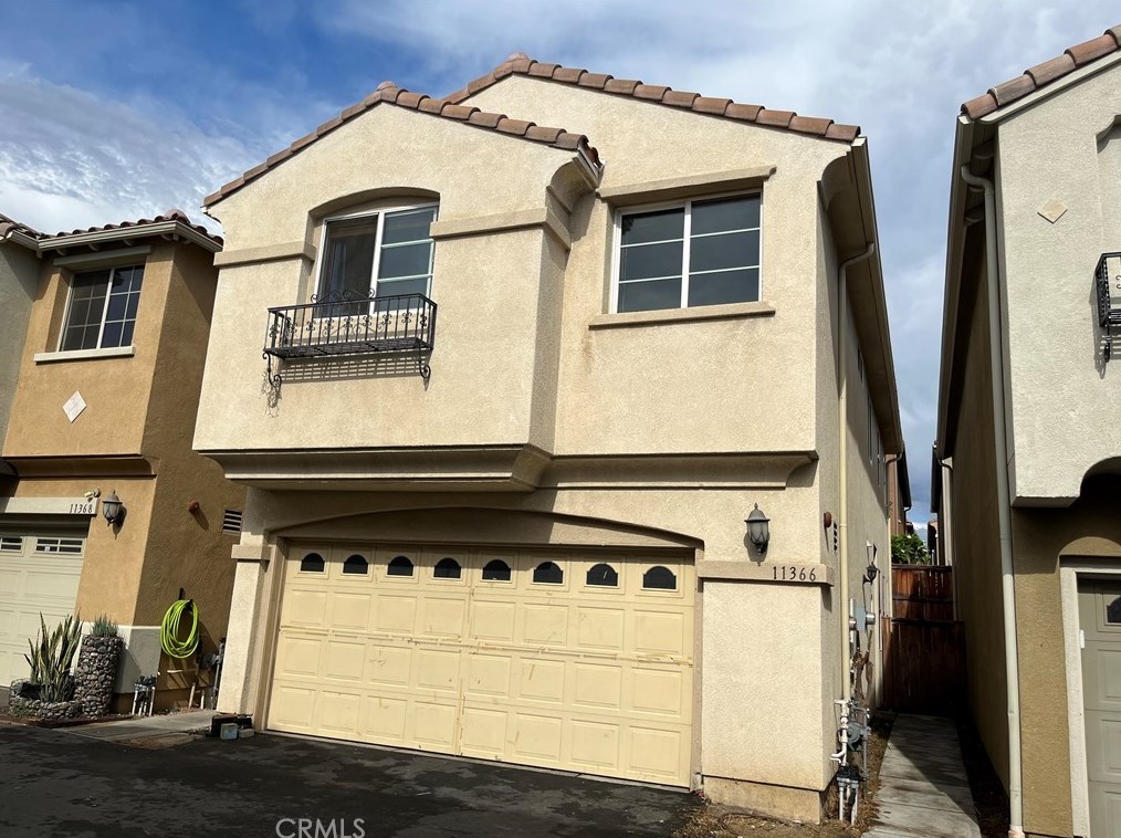 11366 Relax Ln, Los Angeles, CA 91331-2756