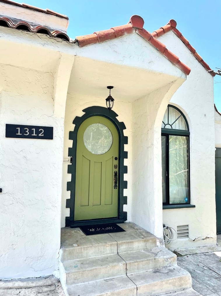 1312 Laveta Ter, Los Angeles, CA 90026-3322