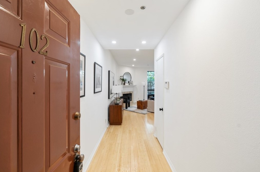 245 Holliston Ave, Pasadena, CA 91106-3469